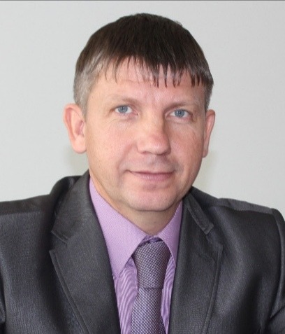 Директор школы – Александр Александрович Егоров